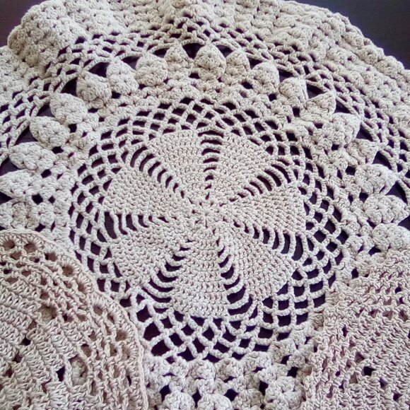 Mid Century Handmade Round Table Toppers in Ecru Colors - Set of 3 Mismatched - Picture 5 of 9